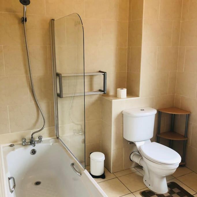 Вилла Townhouse Clifden: Located In The Heart Of Connemara Экстерьер фото