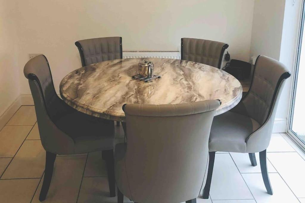 Вилла Townhouse Clifden: Located In The Heart Of Connemara Экстерьер фото
