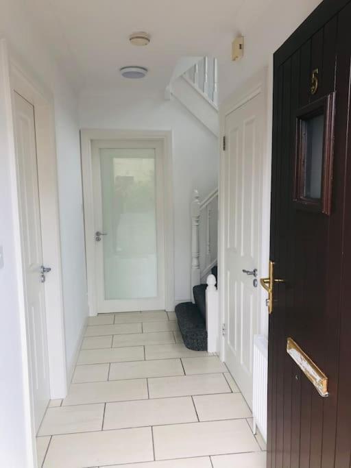 Вилла Townhouse Clifden: Located In The Heart Of Connemara Экстерьер фото
