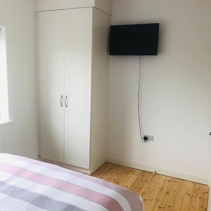 Вилла Townhouse Clifden: Located In The Heart Of Connemara Экстерьер фото